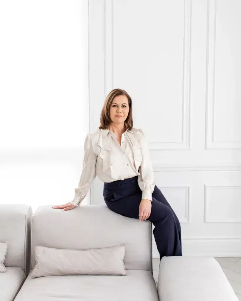 1765996473 Cynthia 36 1